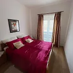 Kati Apartman *