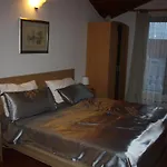 Kati Apartman *