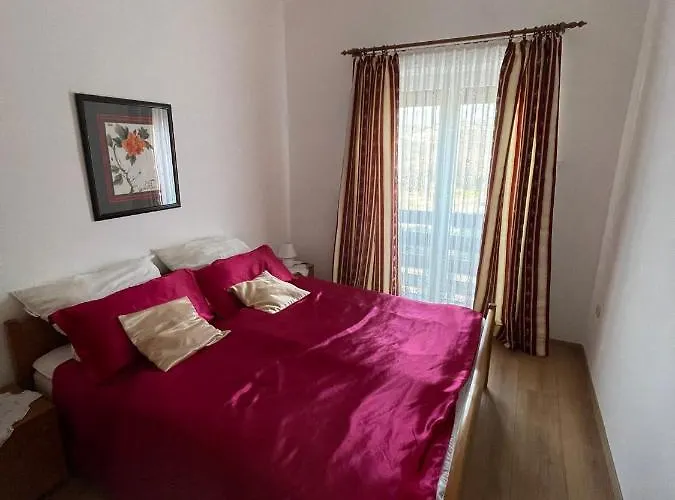 Kati Apartman *