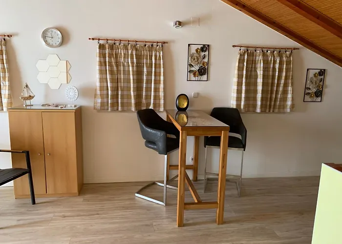 Kati Apartman *